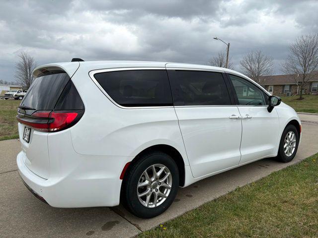 used 2024 Chrysler Pacifica car, priced at $27,500