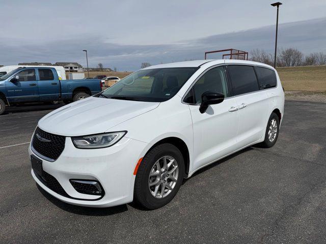 used 2024 Chrysler Pacifica car, priced at $28,000