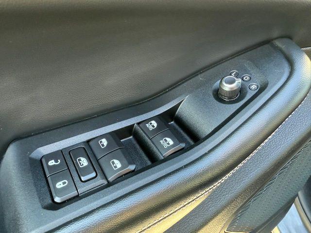 used 2023 Jeep Grand Cherokee car, priced at $29,000