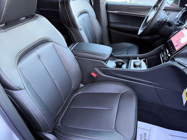 new 2025 Jeep Grand Cherokee car, priced at $43,420