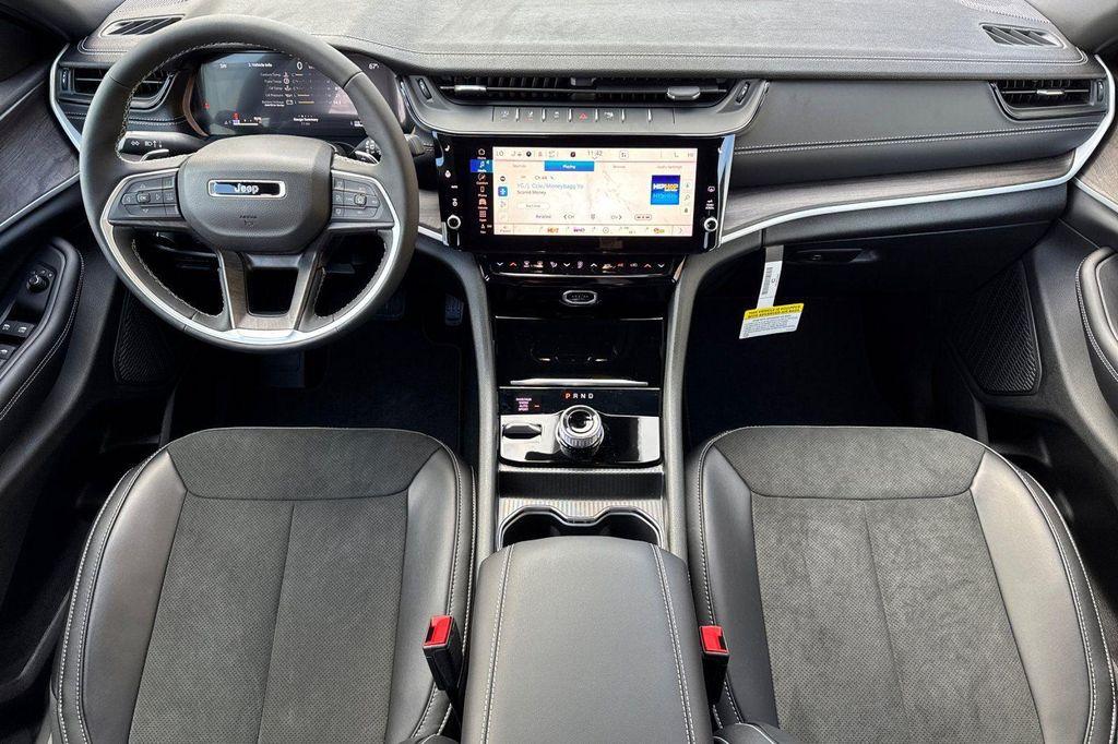 new 2026 Jeep Grand Cherokee car, priced at $48,250