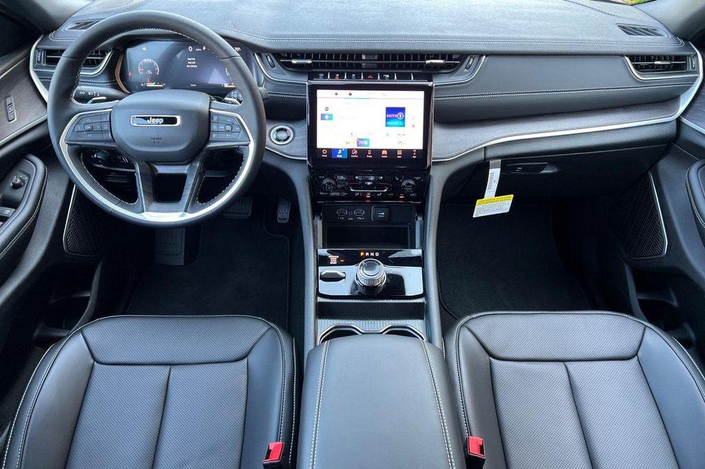 new 2025 Jeep Grand Cherokee car, priced at $46,442