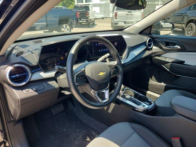 used 2025 Chevrolet Trax car, priced at $22,988