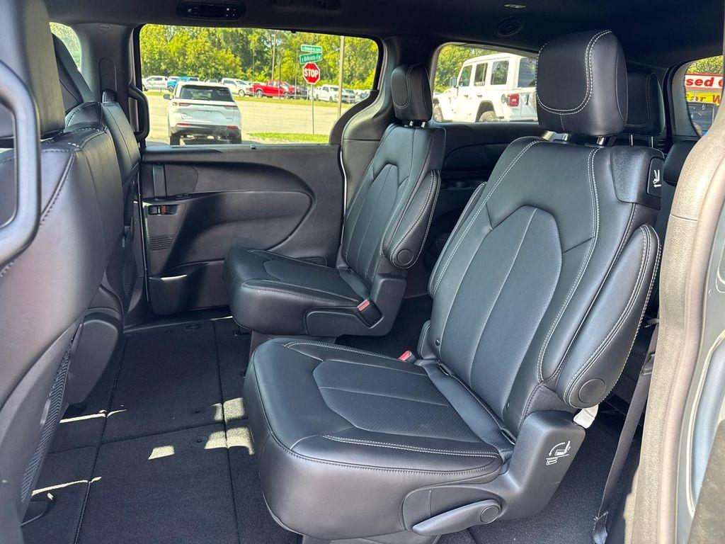 new 2026 Chrysler Pacifica car, priced at $39,988