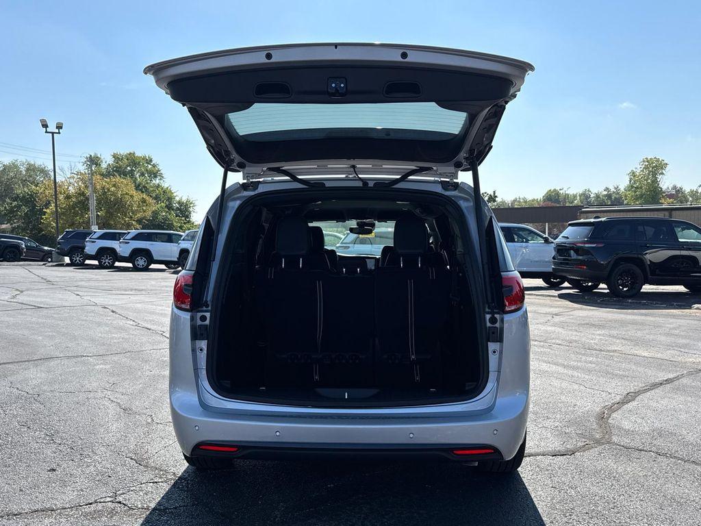 new 2026 Chrysler Pacifica car, priced at $39,988