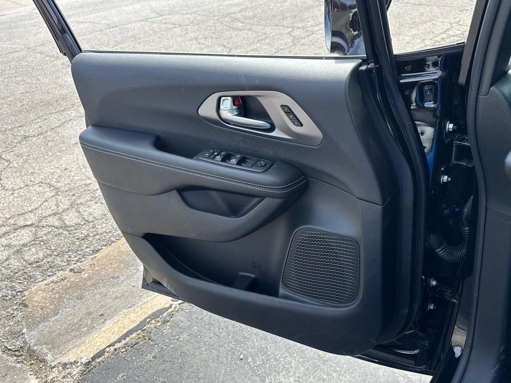 new 2026 Chrysler Pacifica car, priced at $36,988