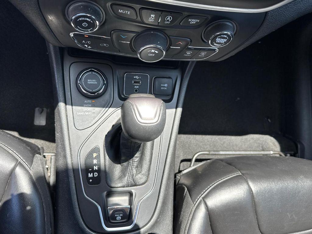 used 2020 Jeep Cherokee car, priced at $15,988