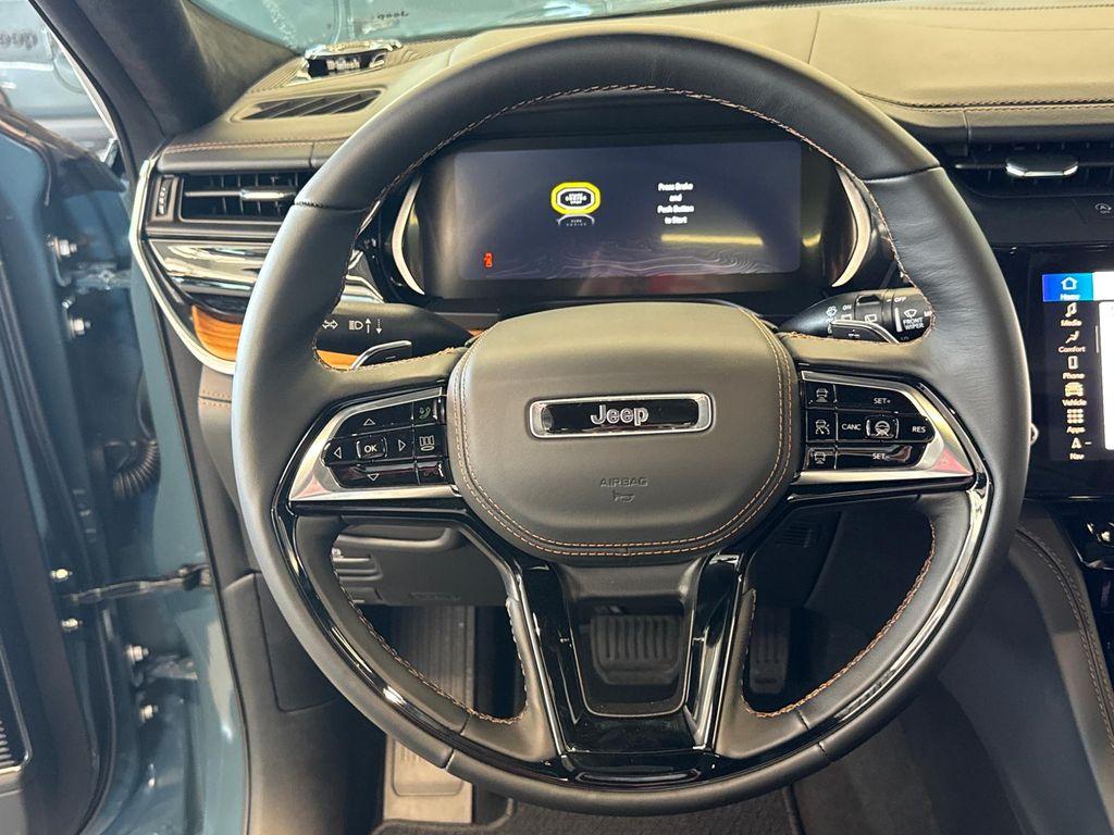 new 2026 Jeep Grand Cherokee car, priced at $55,988