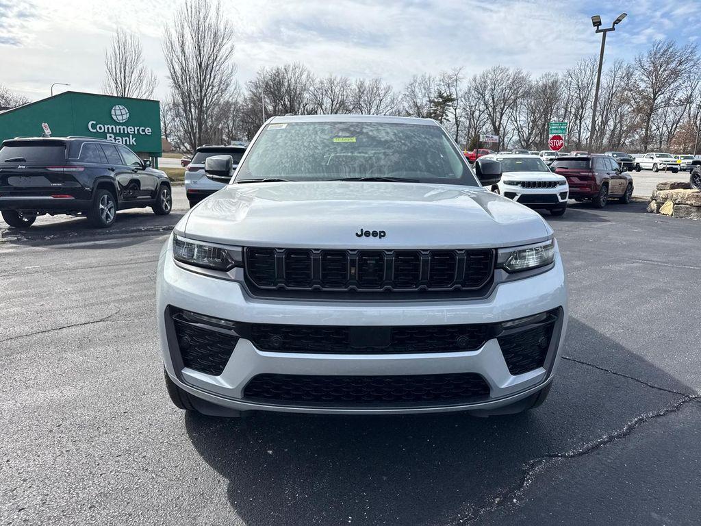 new 2026 Jeep Grand Cherokee car, priced at $42,988