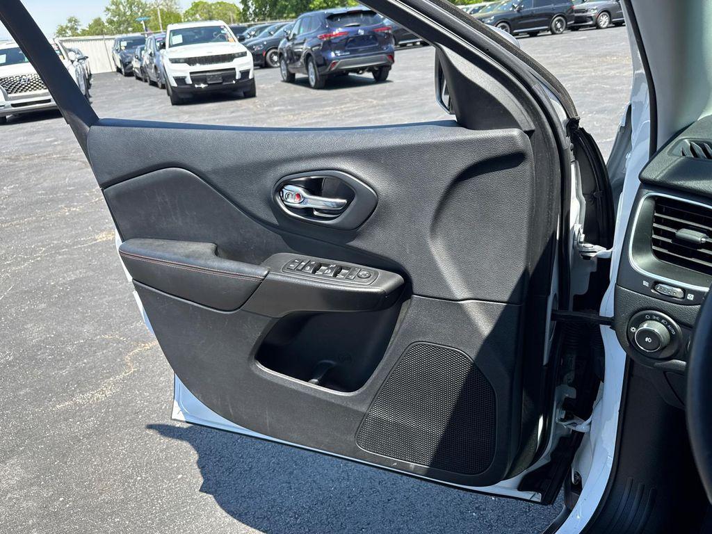 used 2019 Jeep Cherokee car, priced at $16,988