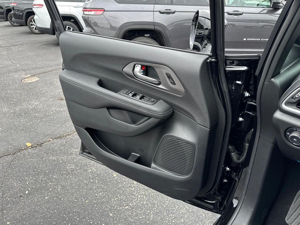 new 2026 Chrysler Pacifica car, priced at $39,988