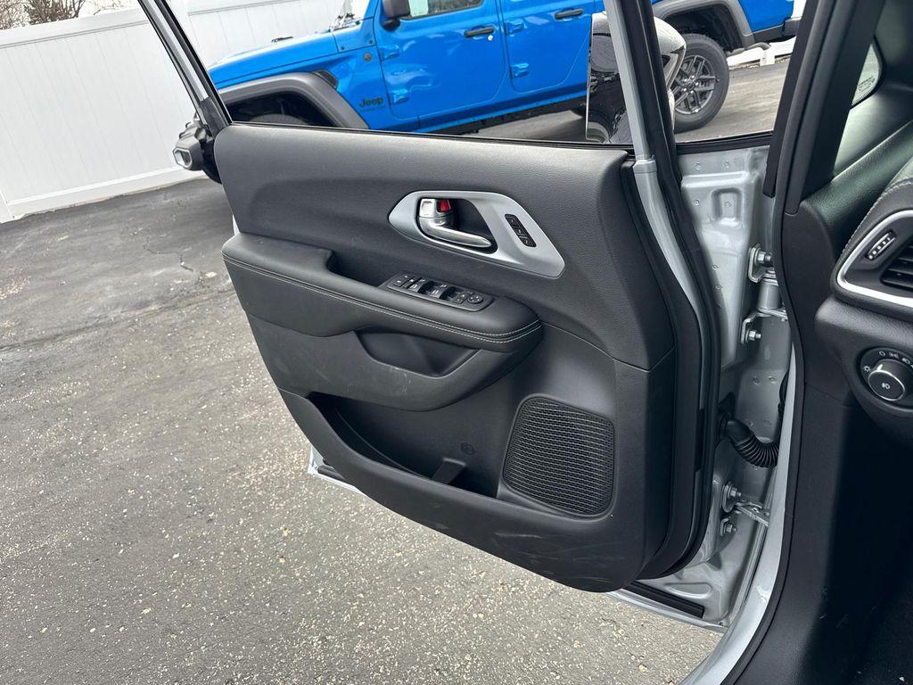 new 2026 Chrysler Pacifica car, priced at $53,890