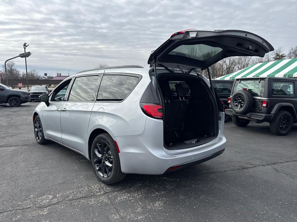 new 2026 Chrysler Pacifica car, priced at $53,890