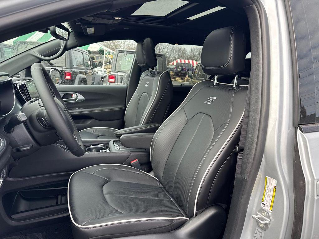 new 2026 Chrysler Pacifica car, priced at $53,890