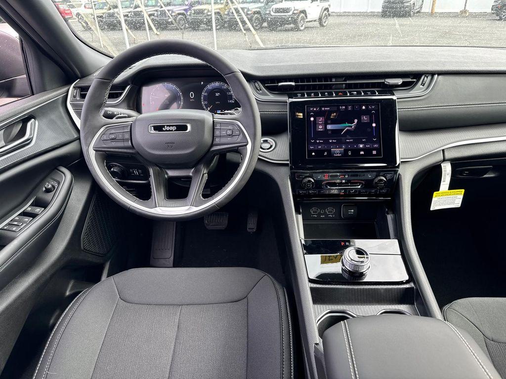 new 2026 Jeep Grand Cherokee car, priced at $37,988