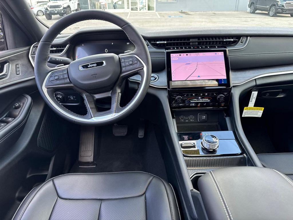 new 2025 Jeep Grand Cherokee car, priced at $40,988
