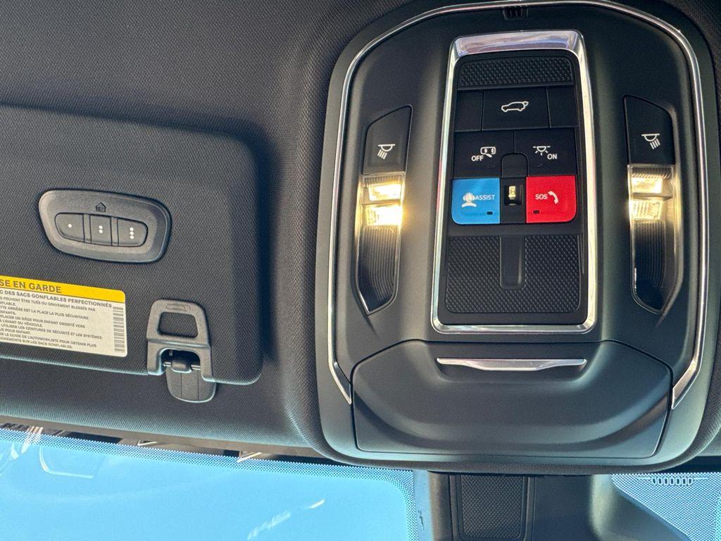 new 2026 Jeep Grand Cherokee car, priced at $39,988