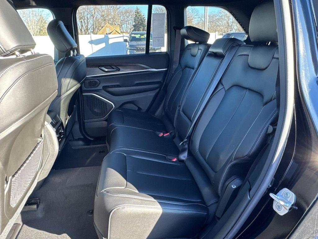 new 2026 Jeep Grand Cherokee car, priced at $39,988