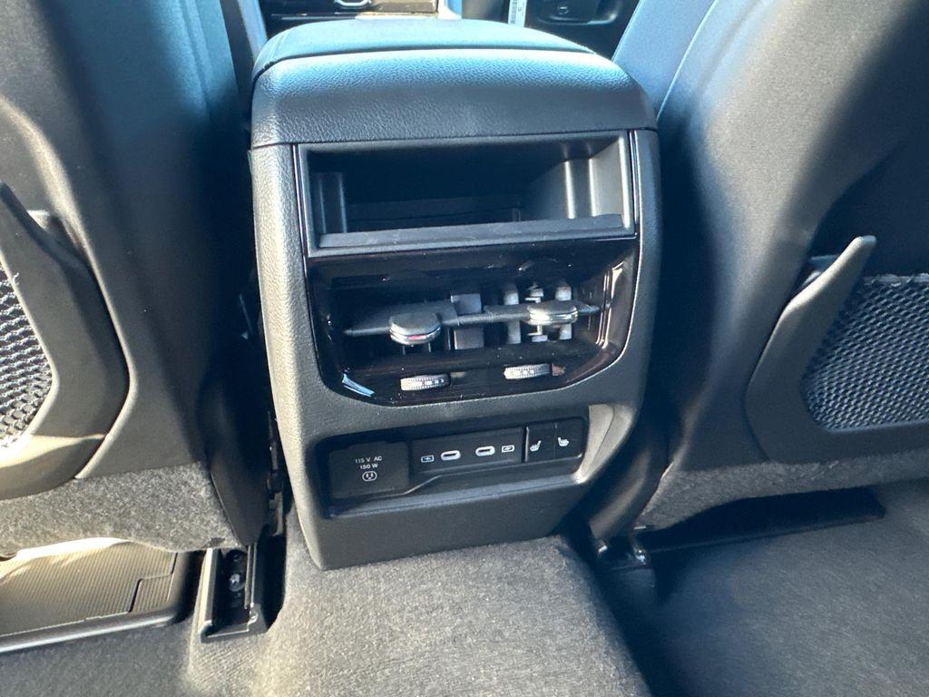 new 2026 Jeep Grand Cherokee car, priced at $39,988