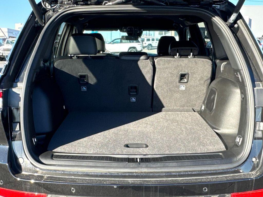 new 2026 Jeep Grand Cherokee car, priced at $39,988