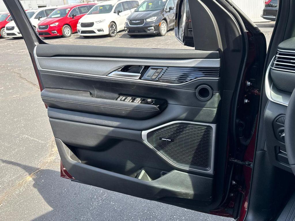 new 2026 Jeep Grand Wagoneer car, priced at $61,988