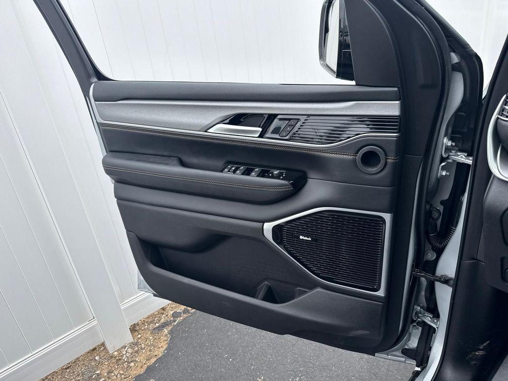 new 2026 Jeep Grand Wagoneer car, priced at $69,988