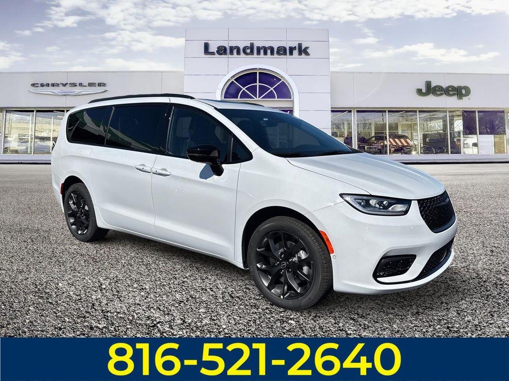 new 2026 Chrysler Pacifica car, priced at $45,988