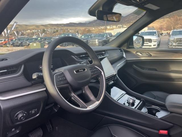 new 2025 Jeep Grand Cherokee car, priced at $51,985