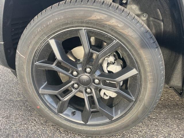 new 2025 Jeep Grand Cherokee car, priced at $51,985