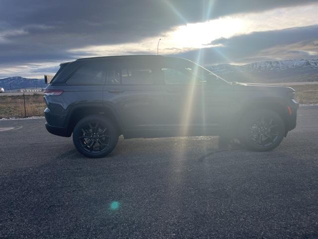 new 2025 Jeep Grand Cherokee car, priced at $51,985