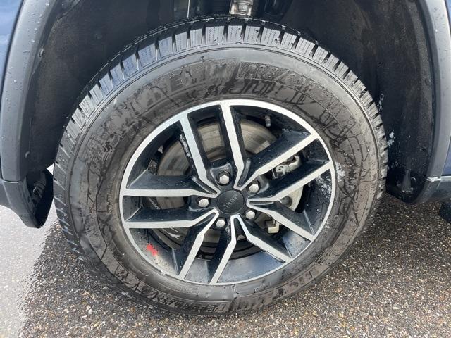 used 2021 Jeep Grand Cherokee car, priced at $25,000