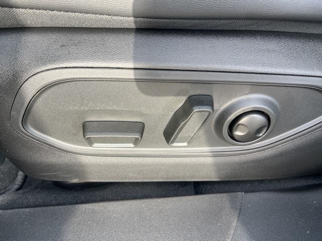 new 2026 Jeep Cherokee car, priced at $41,389