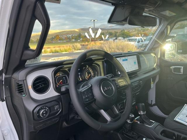 new 2025 Jeep Gladiator car, priced at $43,000