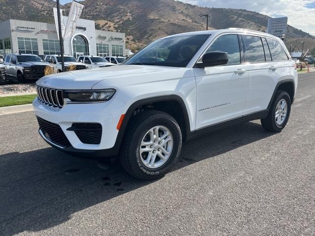 new 2025 Jeep Grand Cherokee car, priced at $34,628