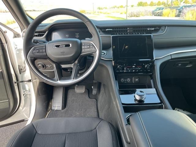 new 2025 Jeep Grand Cherokee car, priced at $34,628