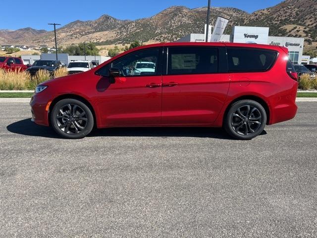 new 2026 Chrysler Pacifica car, priced at $46,495