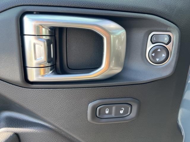 new 2025 Jeep Gladiator car, priced at $44,823