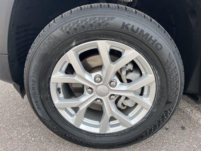 used 2024 Jeep Grand Cherokee car, priced at $33,500