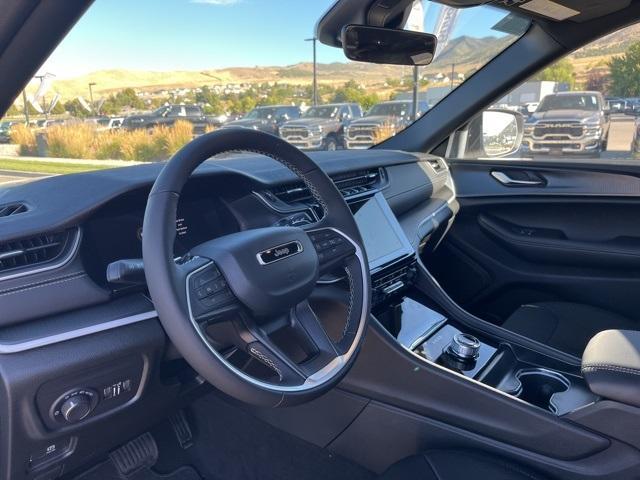 new 2025 Jeep Grand Cherokee car, priced at $34,245