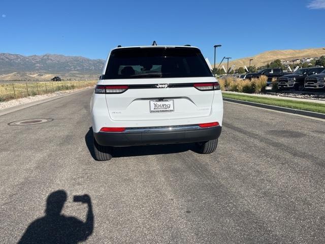 new 2025 Jeep Grand Cherokee car, priced at $34,245