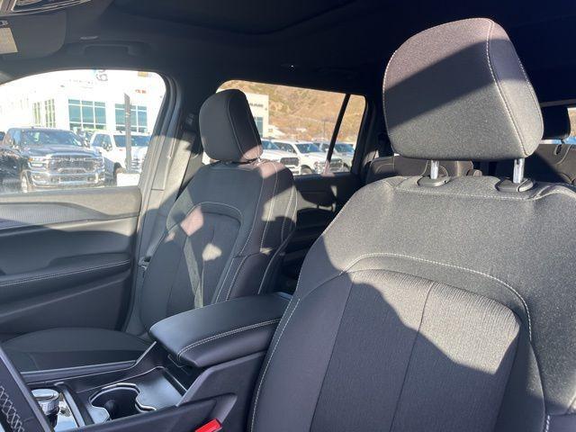 new 2026 Jeep Grand Cherokee L car, priced at $41,629