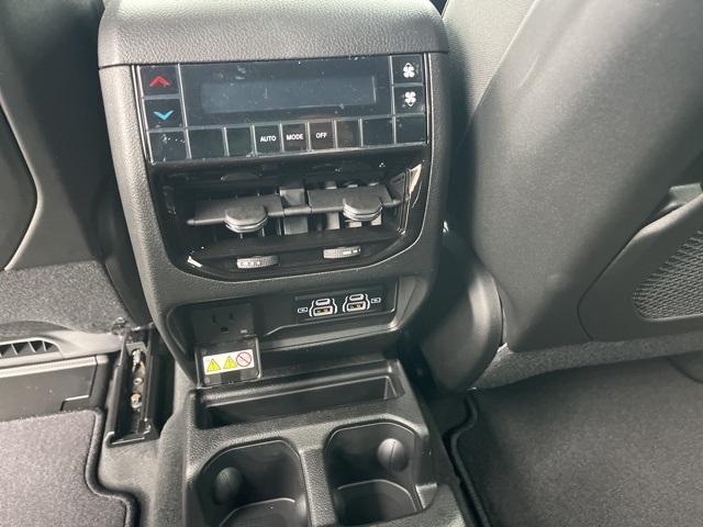 new 2026 Jeep Grand Cherokee L car, priced at $43,165