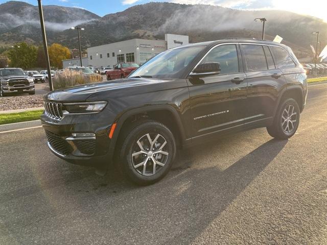 new 2025 Jeep Grand Cherokee car, priced at $46,700