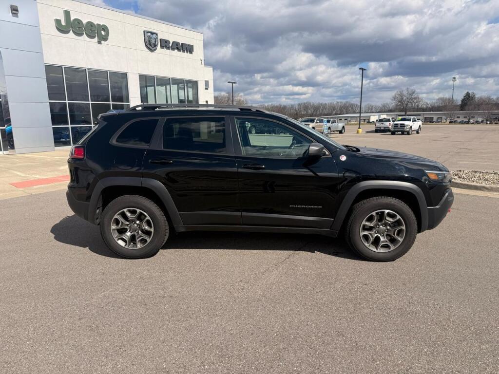 used 2020 Jeep Cherokee car, priced at $19,996