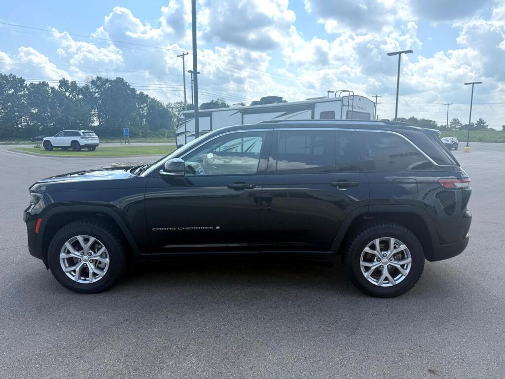 used 2023 Jeep Grand Cherokee car, priced at $27,788