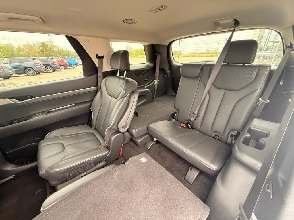 used 2025 Hyundai Palisade car, priced at $37,995