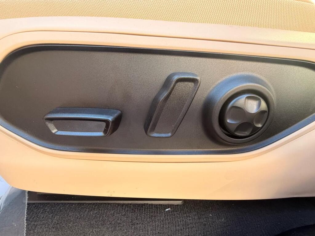 new 2026 Jeep Grand Cherokee car, priced at $47,930