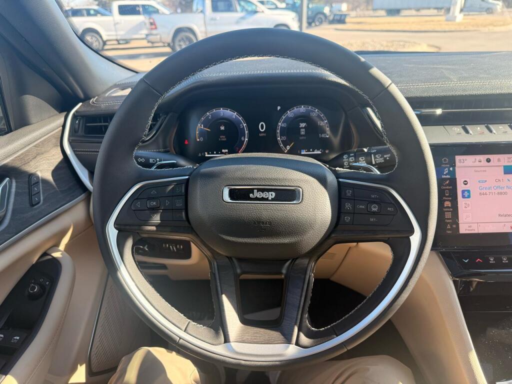 new 2026 Jeep Grand Cherokee car, priced at $47,930