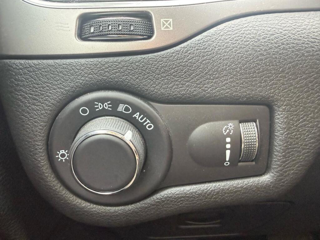 used 2021 Jeep Cherokee car, priced at $14,995