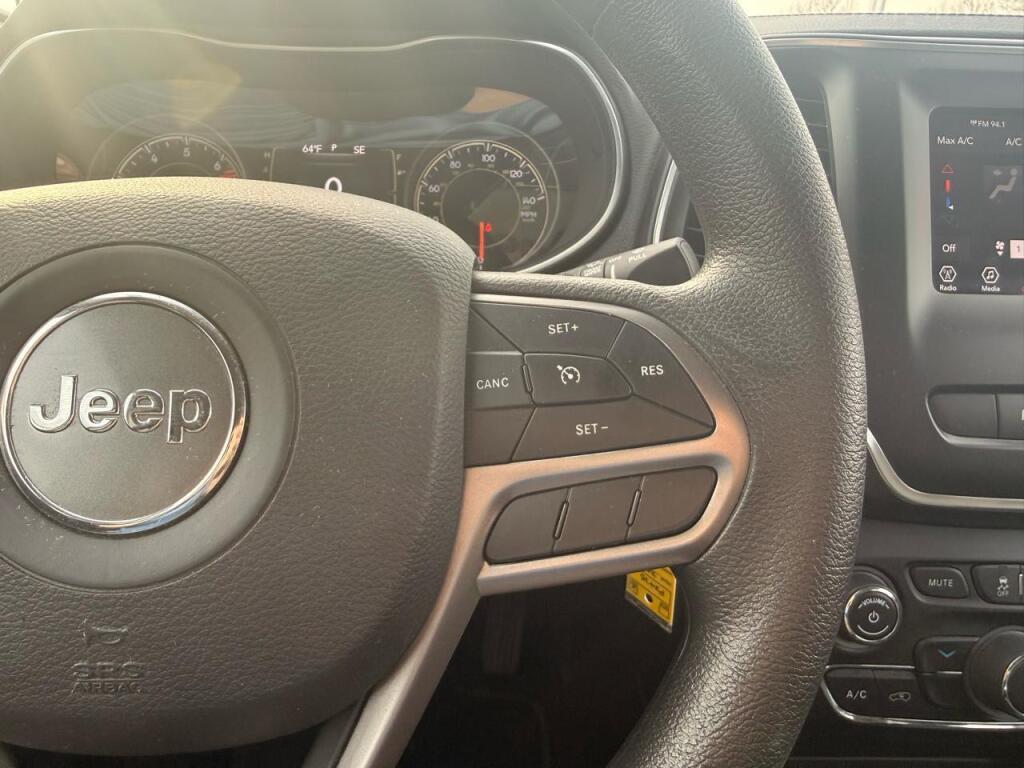 used 2021 Jeep Cherokee car, priced at $14,995